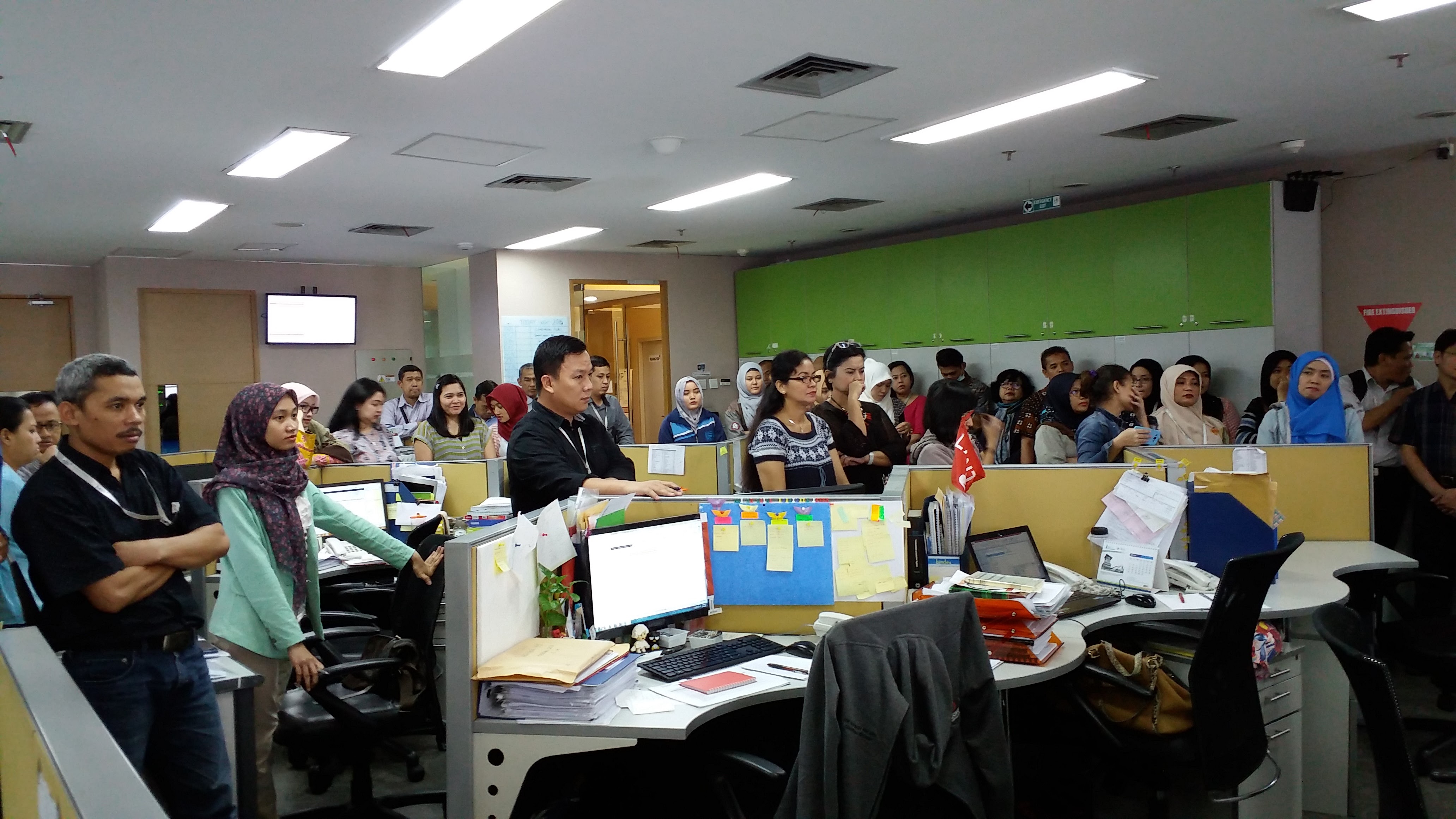 Suasana rapat dan kolaborasi di tempat kerja