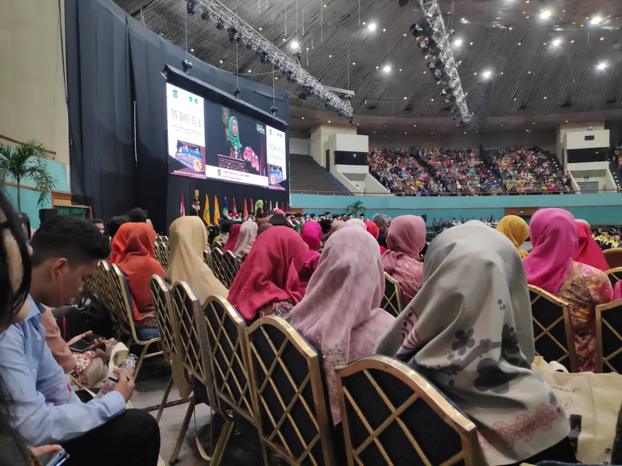 Berbagi Gagasan dalam Forum Akademik