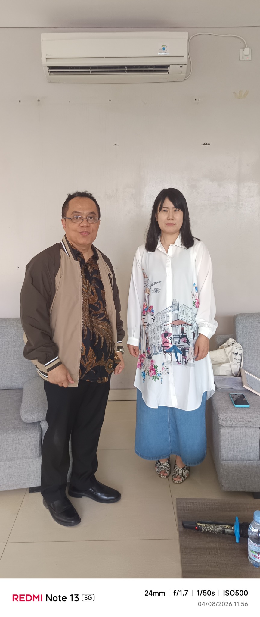 Dr. H. Benrahman bersama narasumber bidang aerospace setelah diskusi kolaborasi AI, CCTV, dan drone untuk Search and Rescue