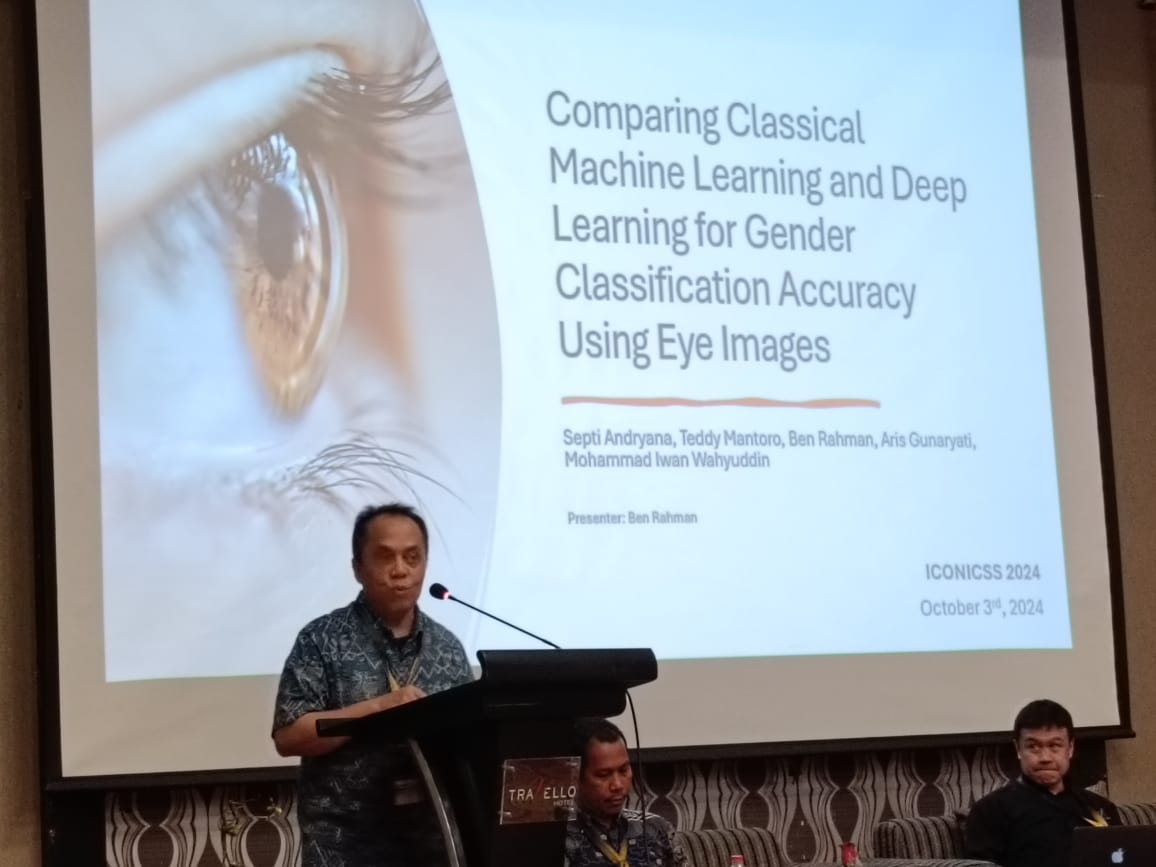 Dr. H. Benrahman mempresentasikan penelitian machine learning dan deep learning pada ICONICSS 2024