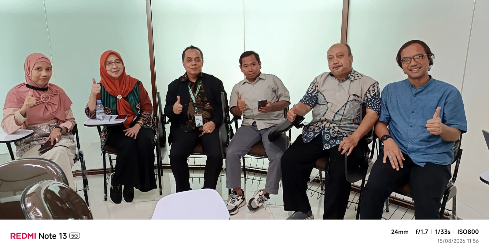 Dr. H. Benrahman bersama kolega dalam sebuah pertemuan akademik pada 15 Agustus 2026